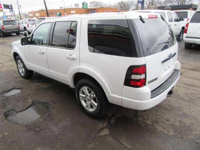 Ford Explorer 2010 photo 8